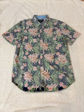 Chubbies The Resort Wear Friday Men’s Button Hawaiian Tropical Shirt Size Large